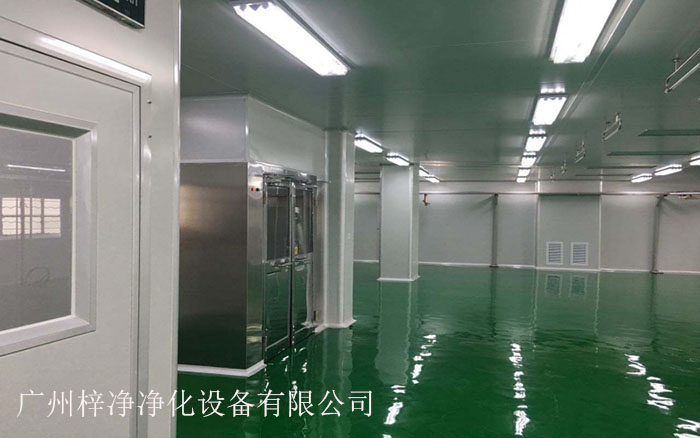 風(fēng)淋室安裝在潔凈室入口是確保潔凈室、提高工作效率和保障人員安全的重要措施。